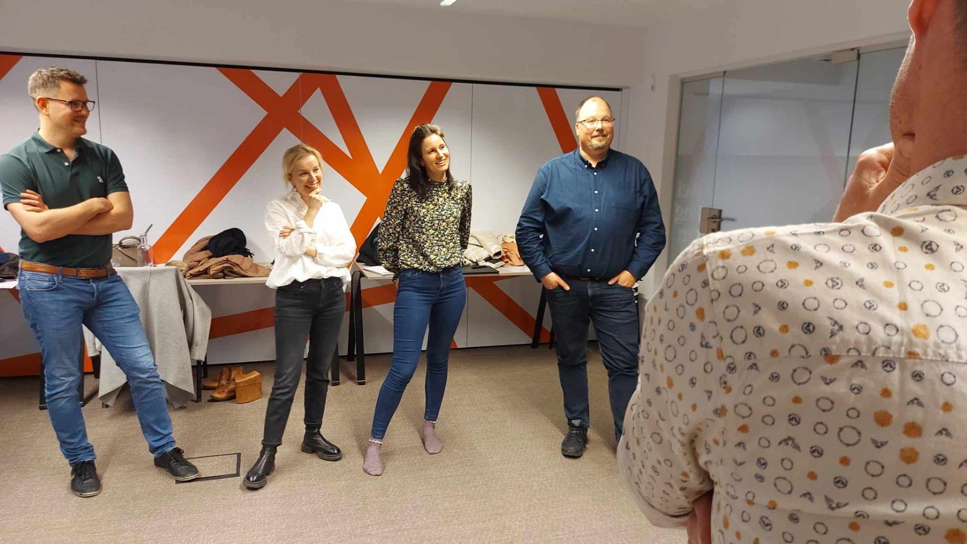 Beeld bij 9 originele teambuildingideeën voor bedrijven die niet geforceerd aanvoelen